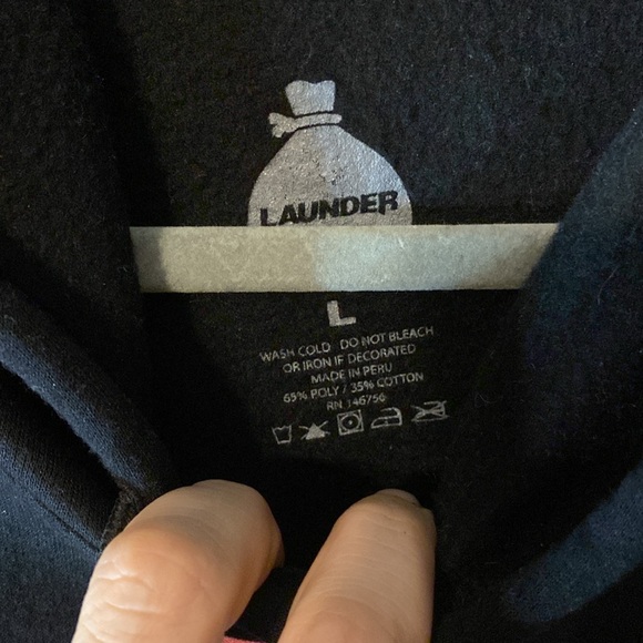 BLACK HOODIE WITH BEAR LOGO ON THE FRONT 🐻 SUPER COMFY‼️ - Picture 4 of 6